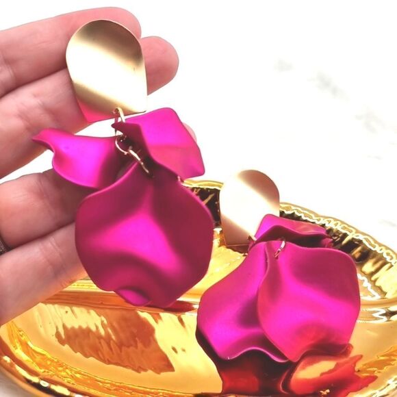 NEW Zara PINK ROSE PETAL EARRINGS - Picture 9 of 12